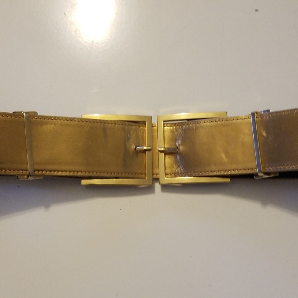 Oscar de la Renta golden leather nelt